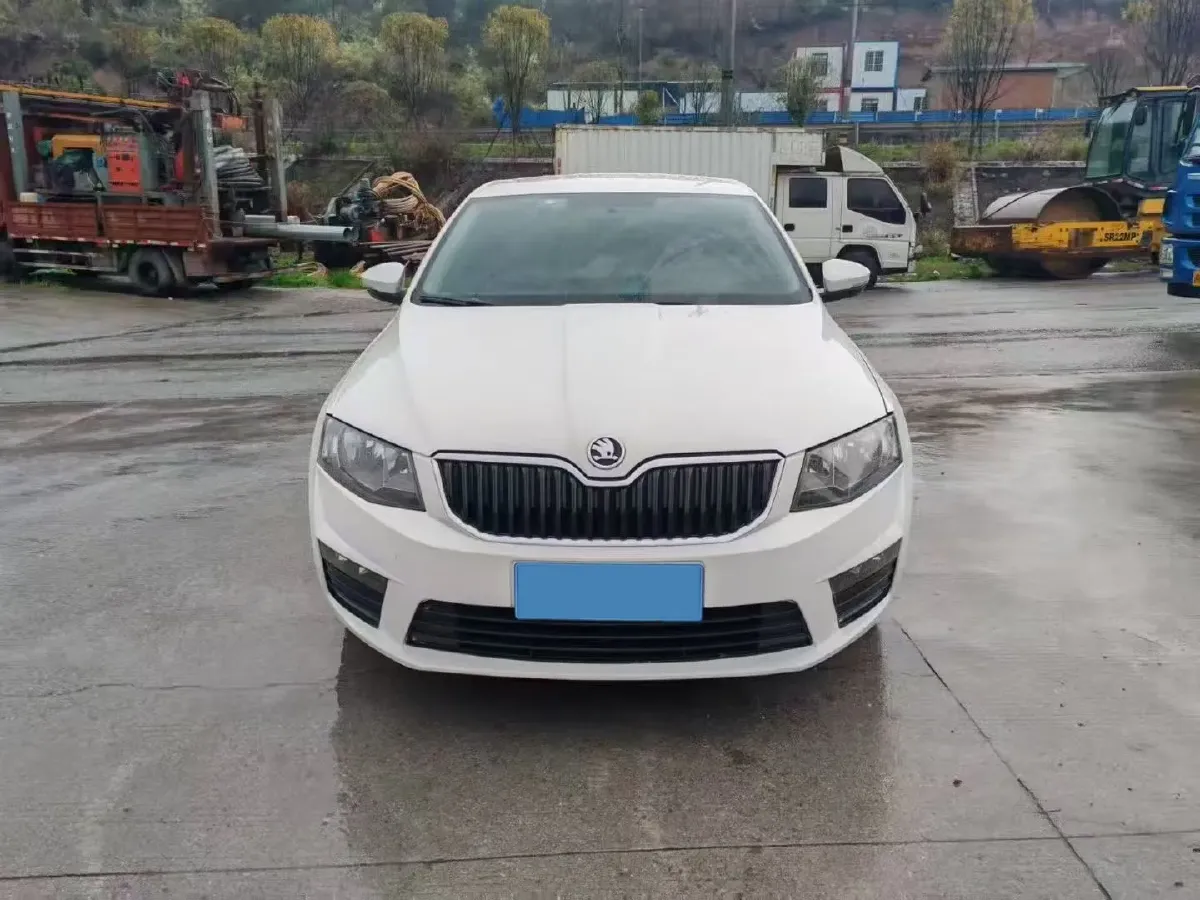 2017 Skoda Octavia 1.6L 110HP L4 6AT,autocango,china used car exporter,china ev exporter,chinese used car exporter,chinese used ev exporter
