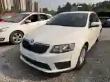 2017 Skoda Octavia 1.6L 110HP L4 6AT