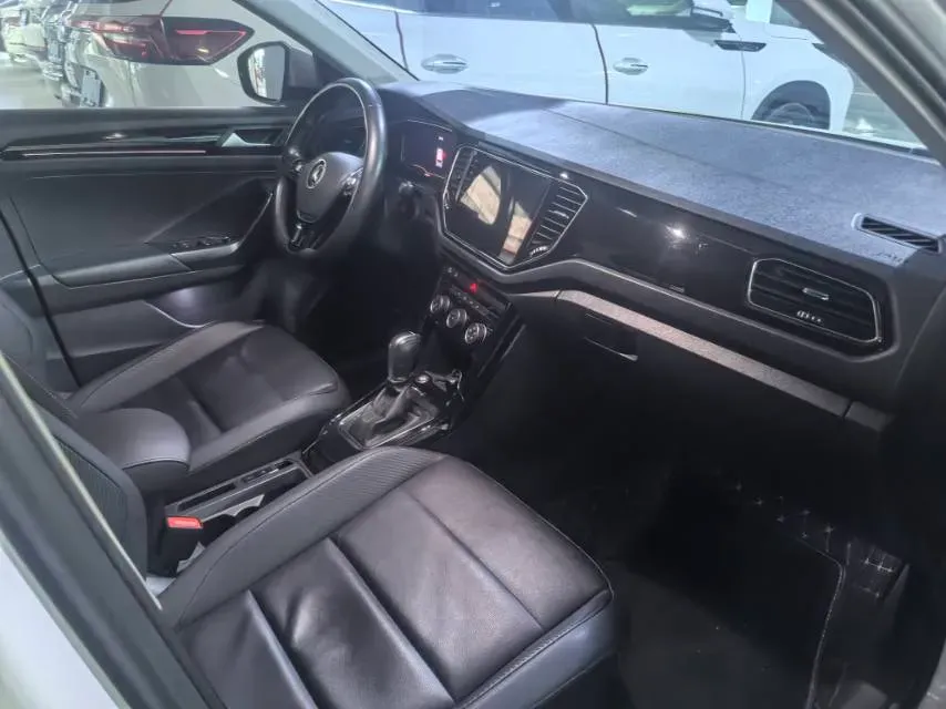 2021 Volkswagen T-Roc 1.4T 150HP L4 7DCT,autocango,china used car exporter,china ev exporter,chinese used car exporter,chinese used ev exporter