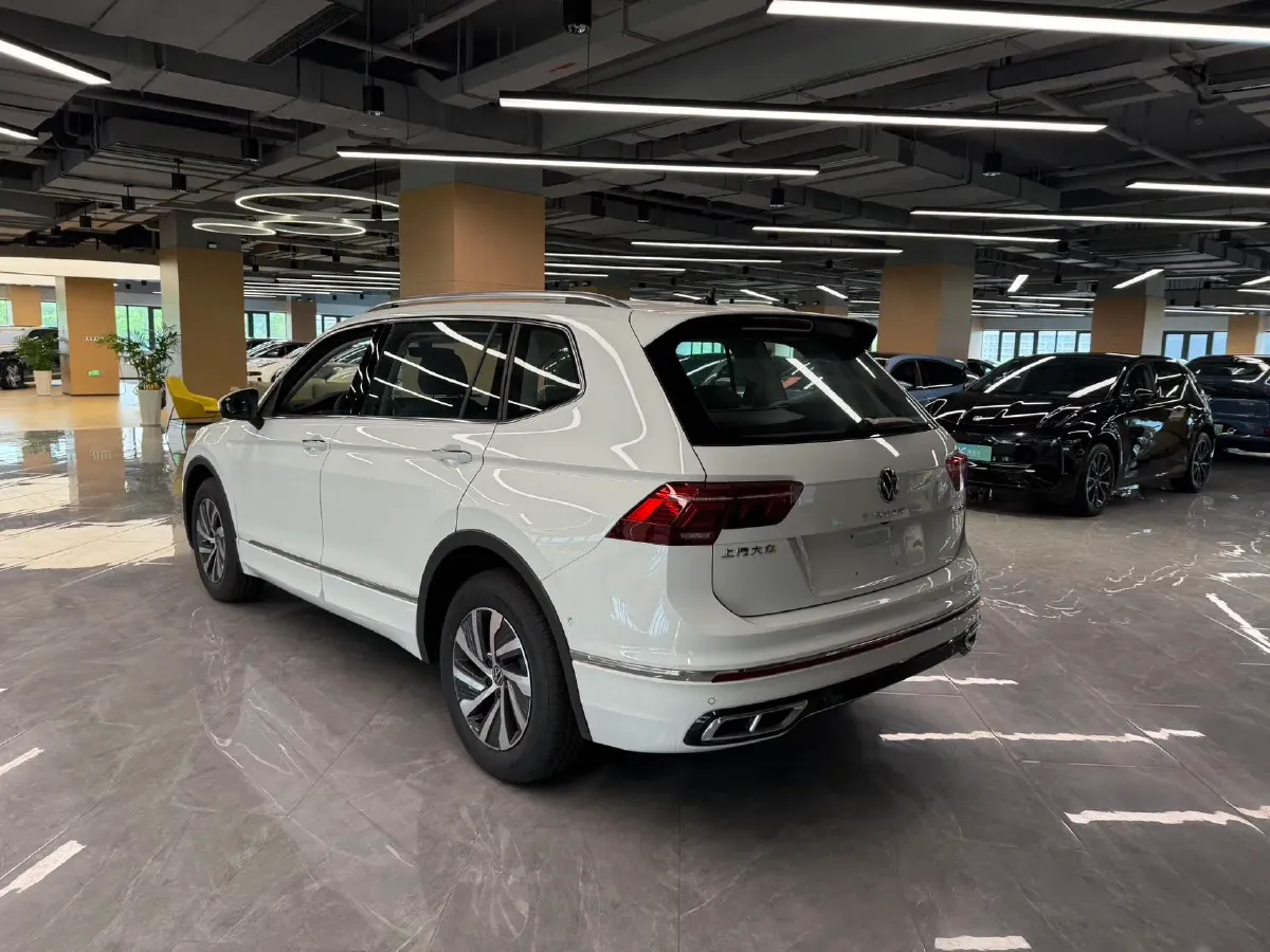2023 Volkswagen Tiguan L 1.4T 150HP L4 6DCT PHEV 13KWH,autocango,china used car exporter,china ev exporter,chinese used car exporter,chinese used ev exporter