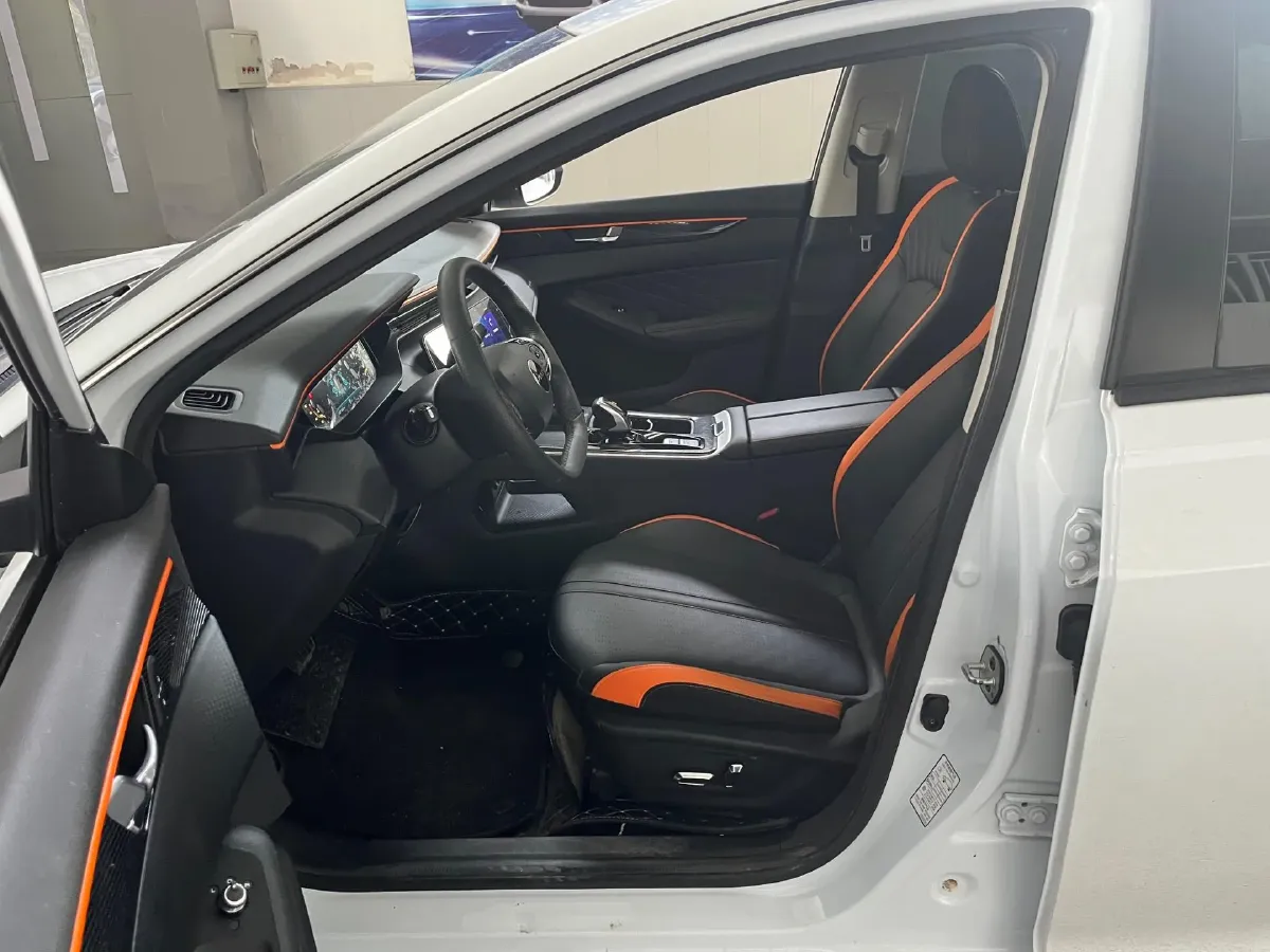 2021 DongFeng Aeolus YiXuan MAX 1.5T 190HP L4 7DCT,autocango,china used car exporter,china ev exporter,chinese used car exporter,chinese used ev exporter