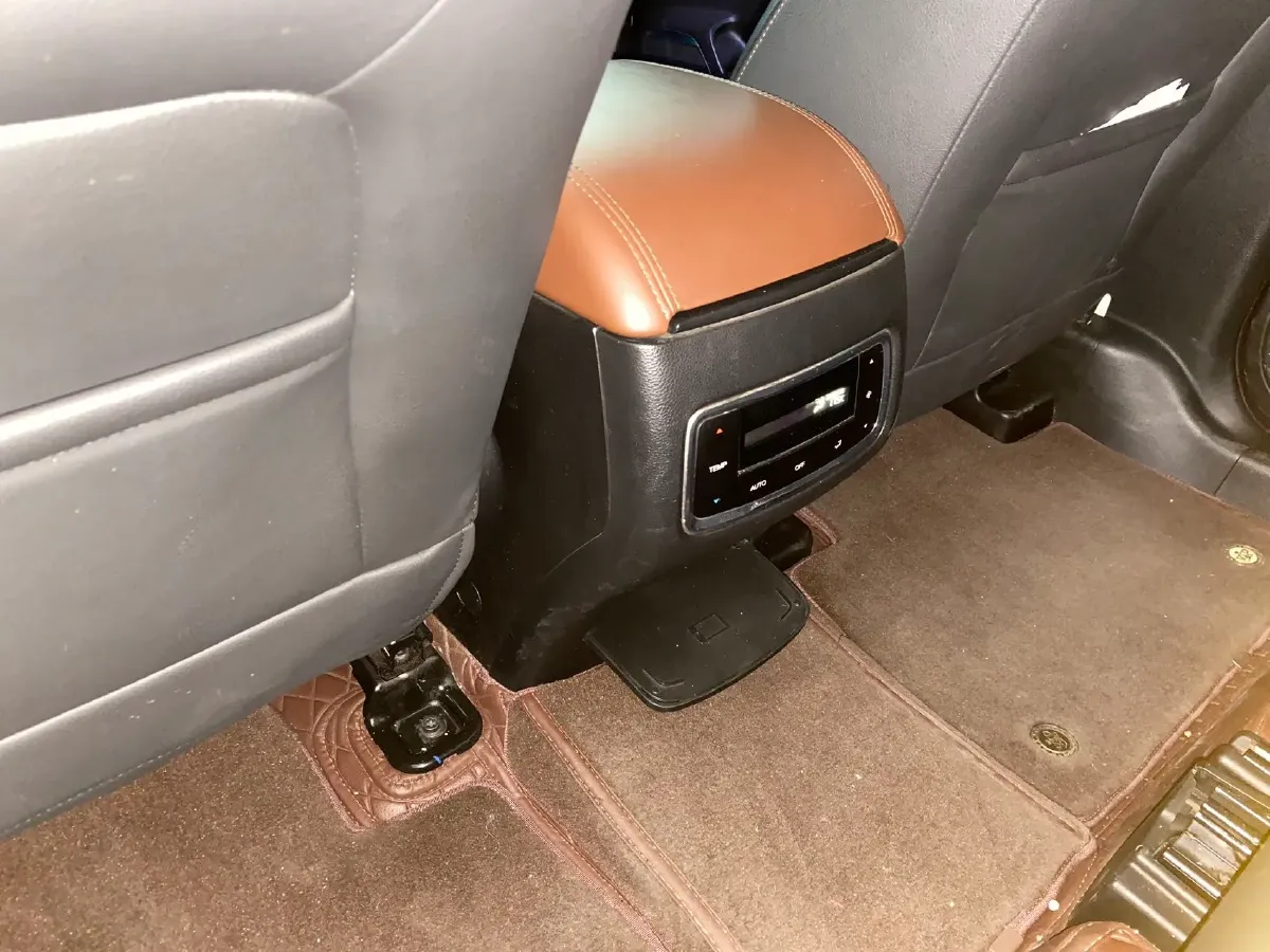 2017 GAC Trumpchi GS8 2.0T 201HP L4 6AT,autocango,china used car exporter,china ev exporter,chinese used car exporter,chinese used ev exporter