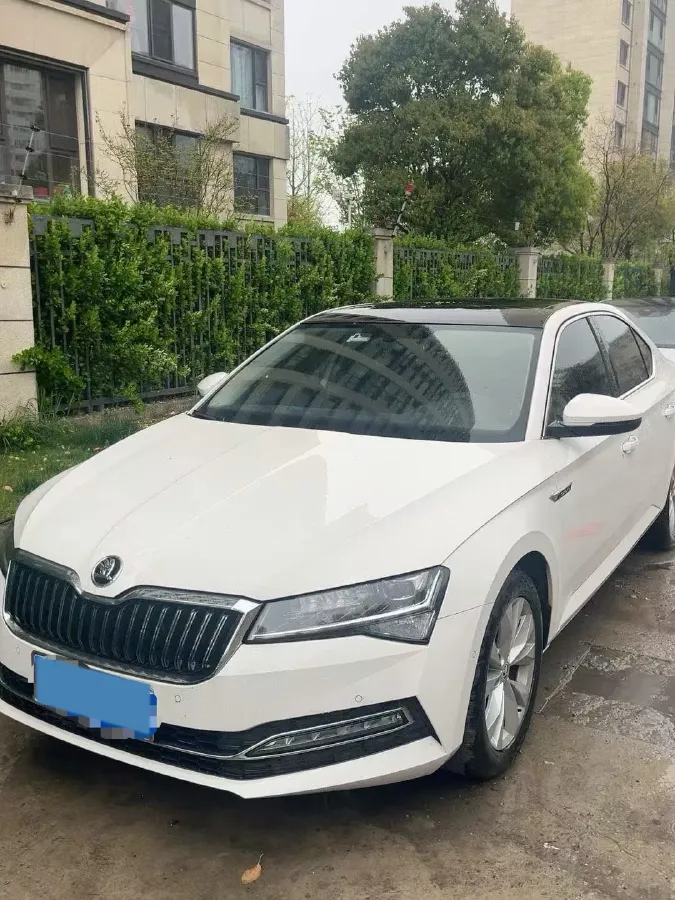 2019 Skoda Superb 2.0T 186HP L4 7DCT,autocango,china used car exporter,china ev exporter,chinese used car exporter,chinese used ev exporter