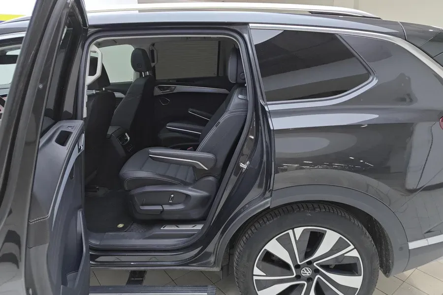 2024 Volkswagen Talagon 2.0T 220HP L4 7DCT,autocango,china used car exporter,china ev exporter,chinese used car exporter,chinese used ev exporter