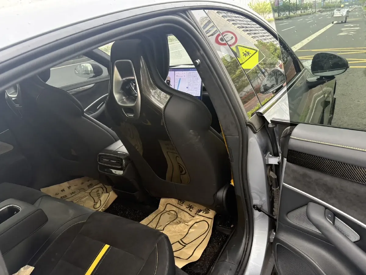 2025 MI SU7 Ultra BEV 93.7KWH,autocango,china used car exporter,china ev exporter,chinese used car exporter,chinese used ev exporter