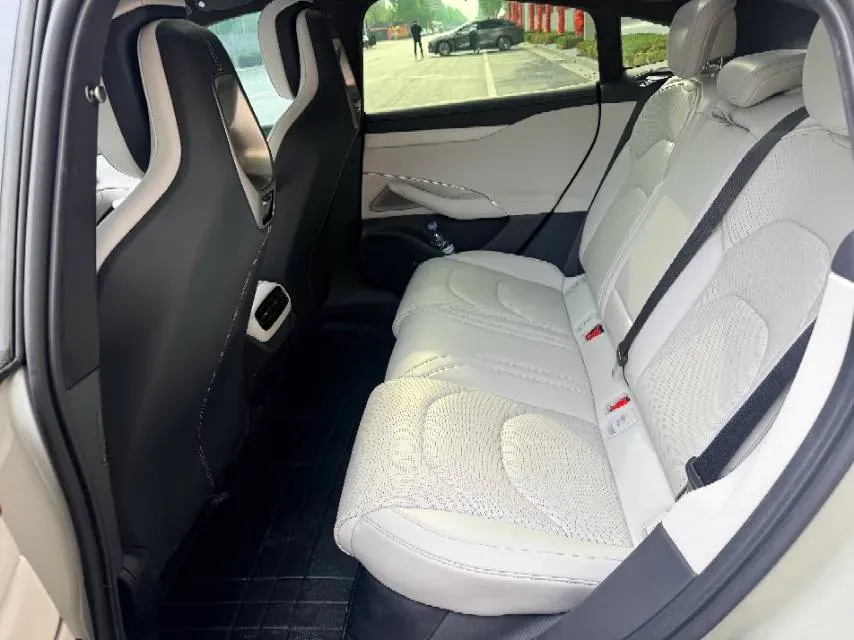 2024 MI SU7 BEV 101KWH,autocango,china used car exporter,china ev exporter,chinese used car exporter,chinese used ev exporter