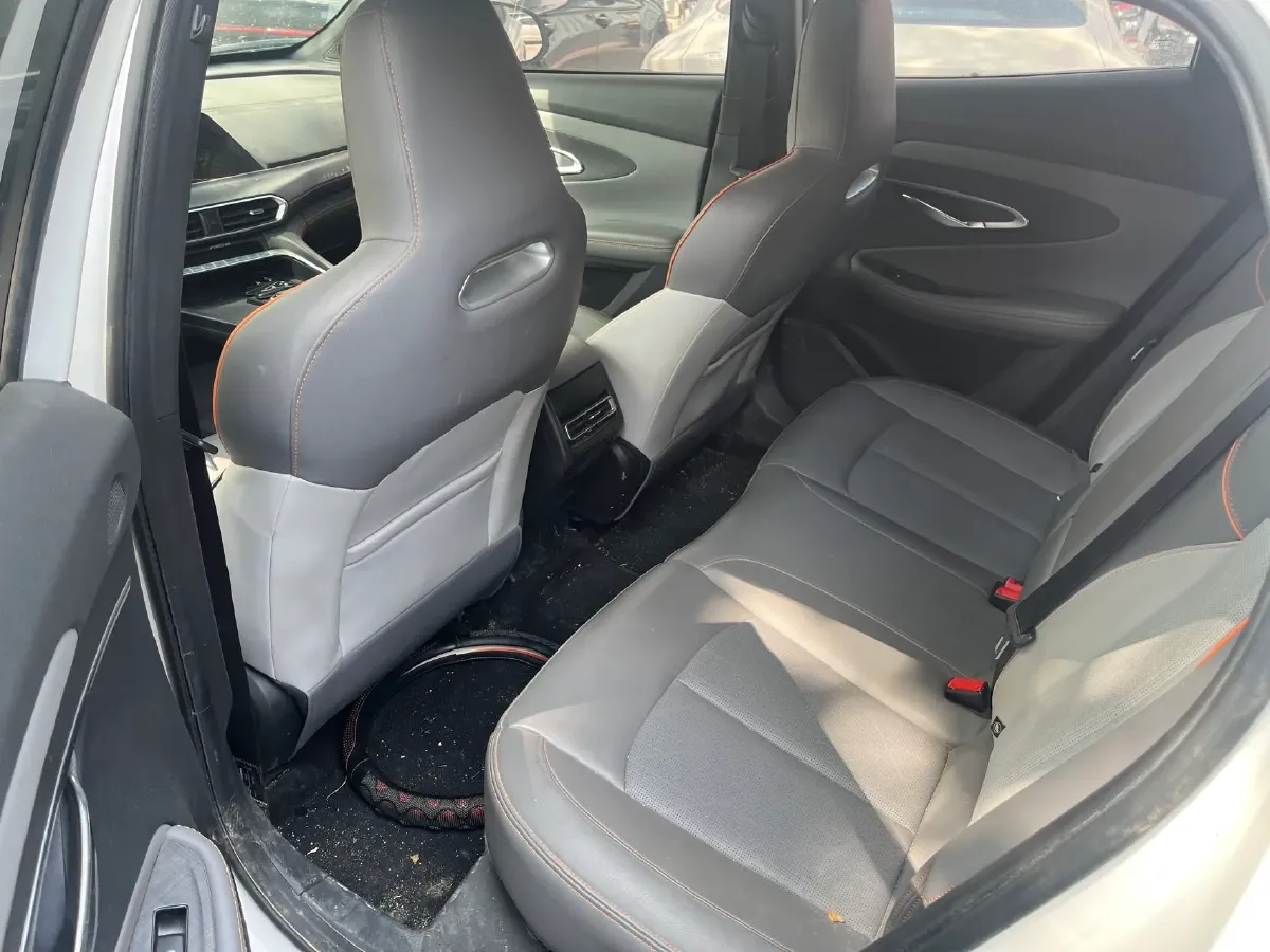 2022 ChangAn UNI-T 1.5T 188HP L4 7DCT,autocango,china used car exporter,china ev exporter,chinese used car exporter,chinese used ev exporter