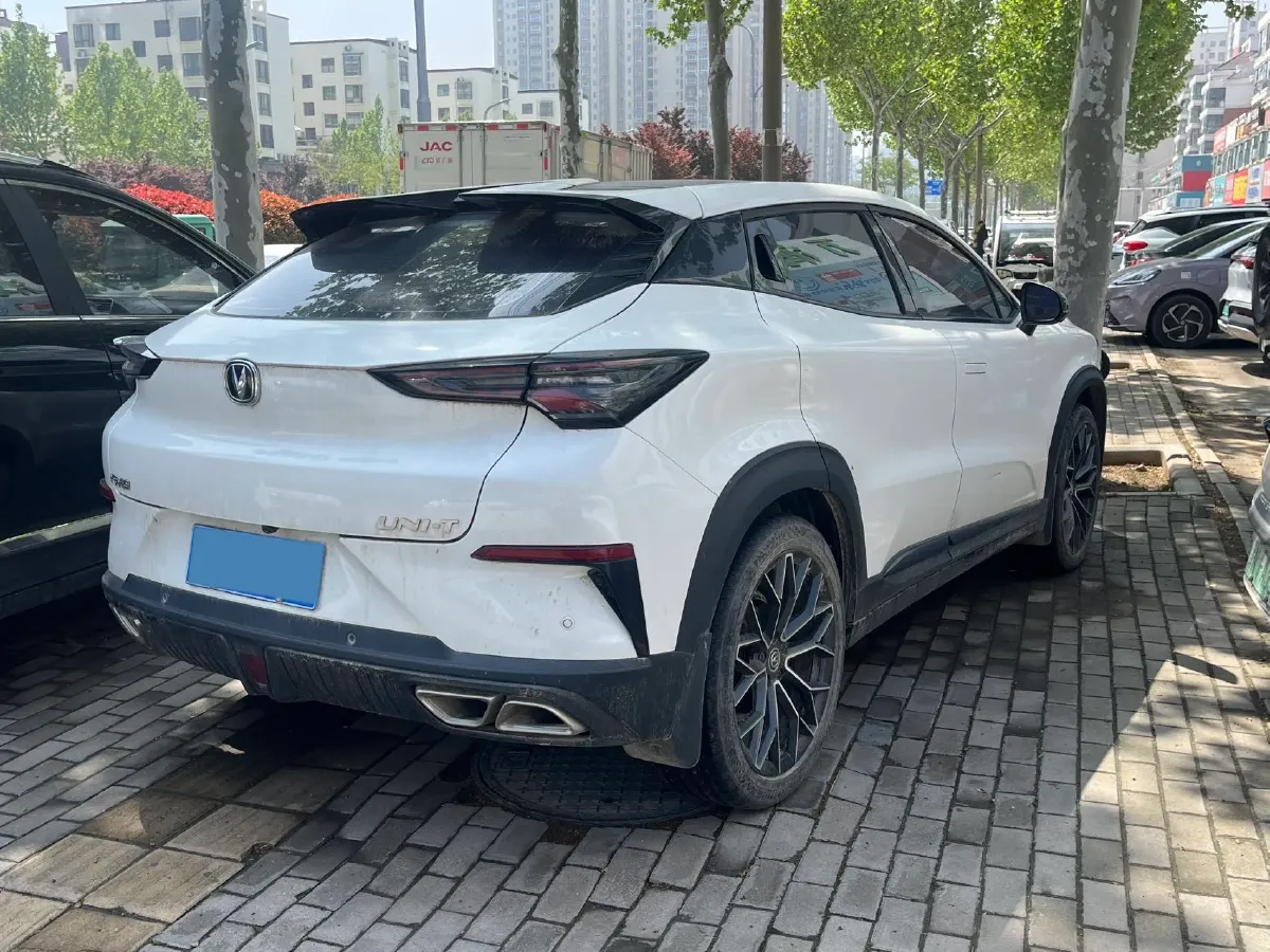 2022 ChangAn UNI-T 1.5T 188HP L4 7DCT,autocango,china used car exporter,china ev exporter,chinese used car exporter,chinese used ev exporter