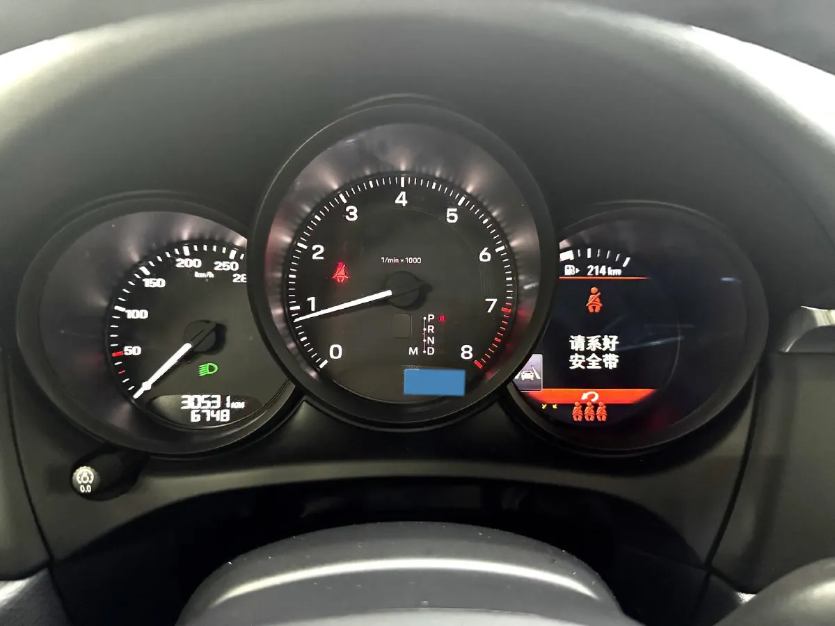 2022 Porsche Macan 2.0T 265HP L4 7DCT,autocango,china used car exporter,china ev exporter,chinese used car exporter,chinese used ev exporter