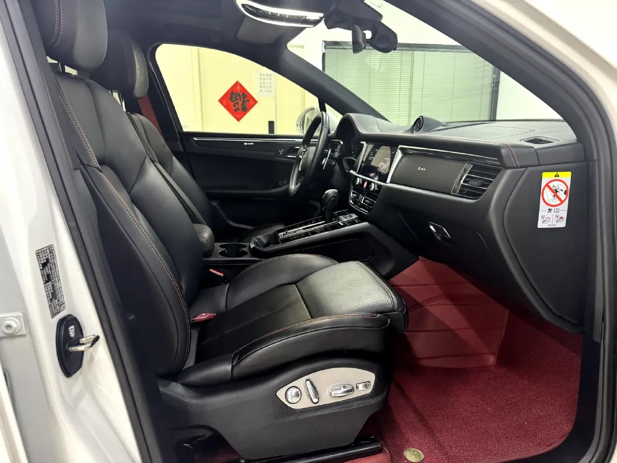 2022 Porsche Macan 2.0T 265HP L4 7DCT,autocango,china used car exporter,china ev exporter,chinese used car exporter,chinese used ev exporter