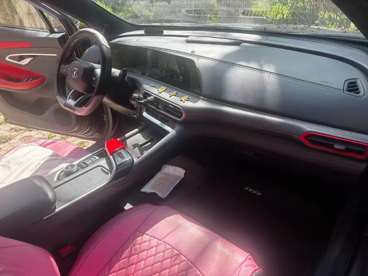 2022 ChangAn UNI-T 2.0T 233HP L4 8AT,autocango,china used car exporter,china ev exporter,chinese used car exporter,chinese used ev exporter