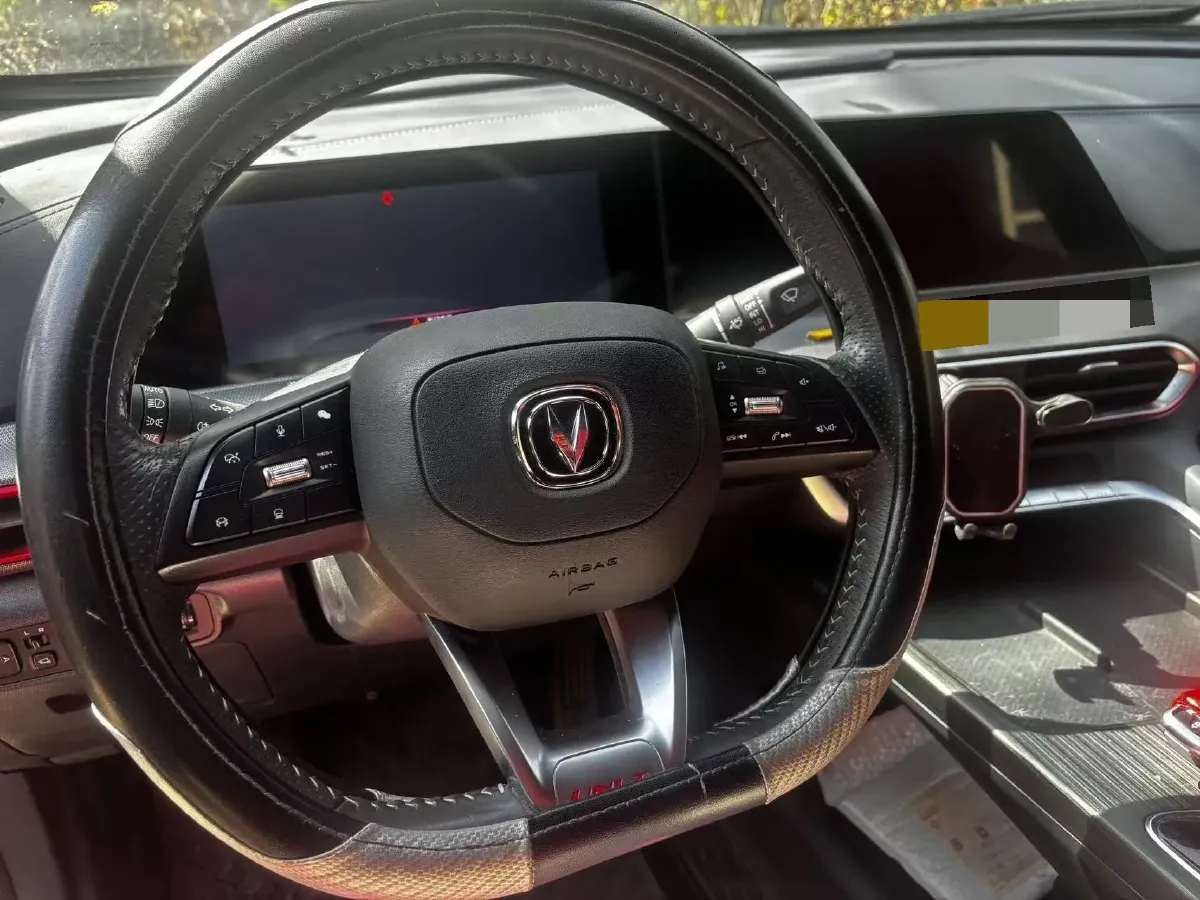 2022 ChangAn UNI-T 2.0T 233HP L4 8AT,autocango,china used car exporter,china ev exporter,chinese used car exporter,chinese used ev exporter