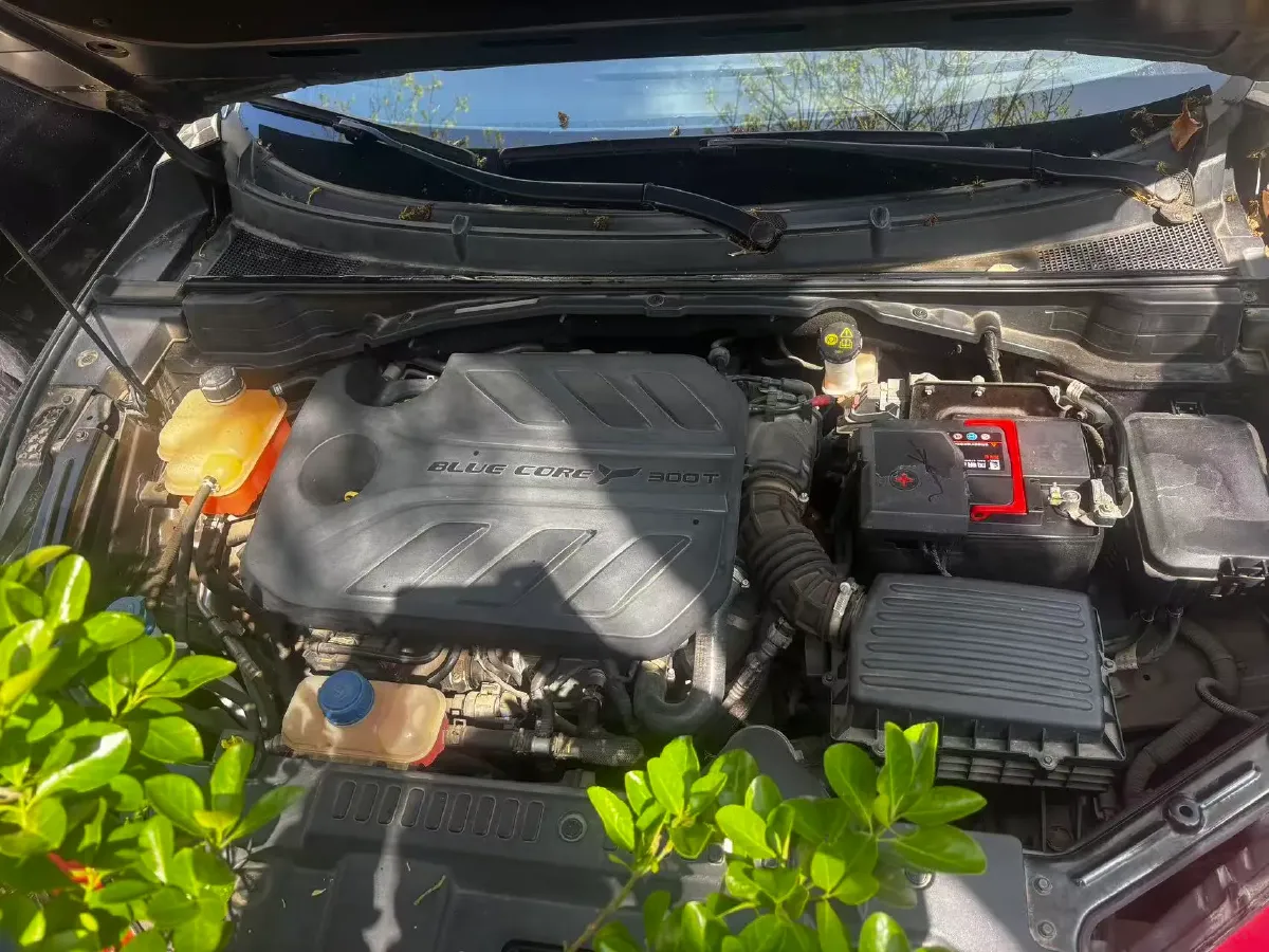 2022 ChangAn UNI-T 2.0T 233HP L4 8AT,autocango,china used car exporter,china ev exporter,chinese used car exporter,chinese used ev exporter