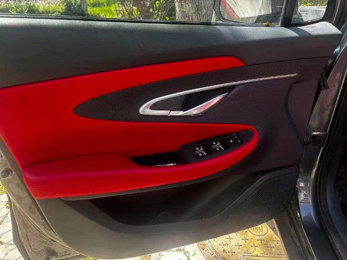 2022 ChangAn UNI-T 2.0T 233HP L4 8AT,autocango,china used car exporter,china ev exporter,chinese used car exporter,chinese used ev exporter