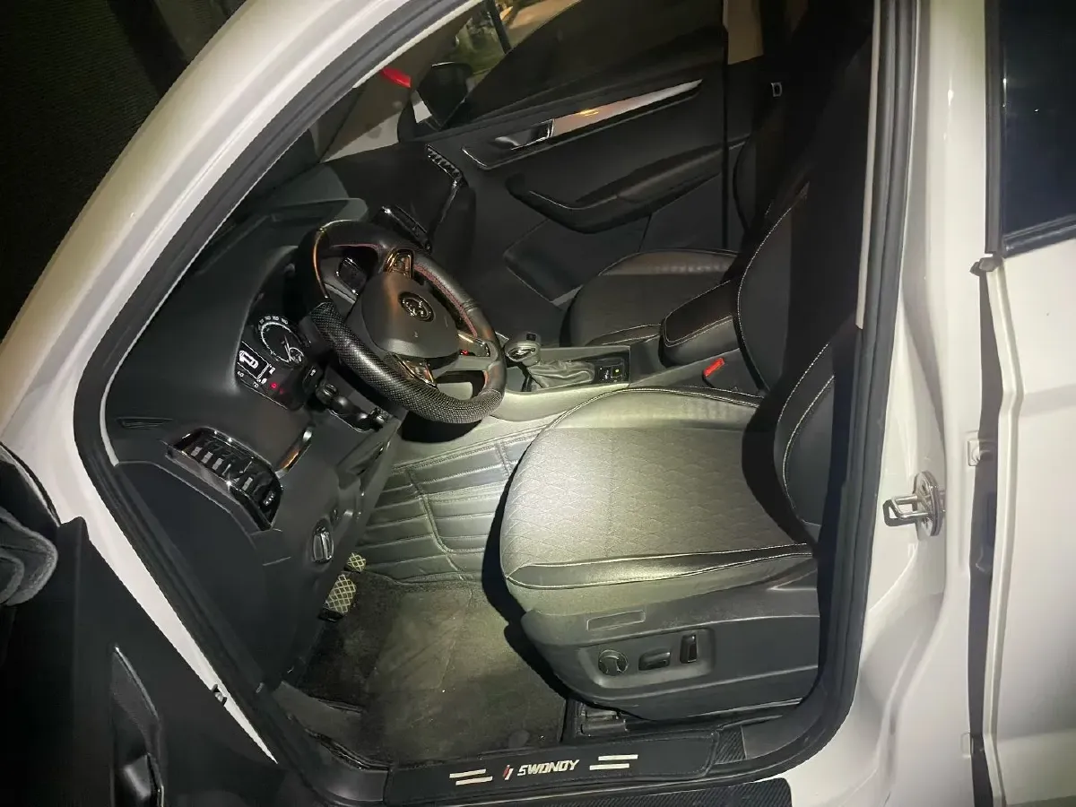 2019 Skoda Octavia 1.4T 150HP L4 7DCT,autocango,china used car exporter,china ev exporter,chinese used car exporter,chinese used ev exporter