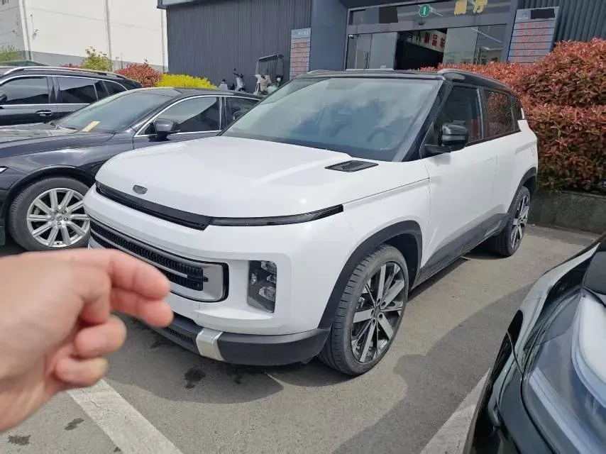 2023 Geely ICON 1.5T 181HP L4 7DCT,autocango,china used car exporter,china ev exporter,chinese used car exporter,chinese used ev exporter