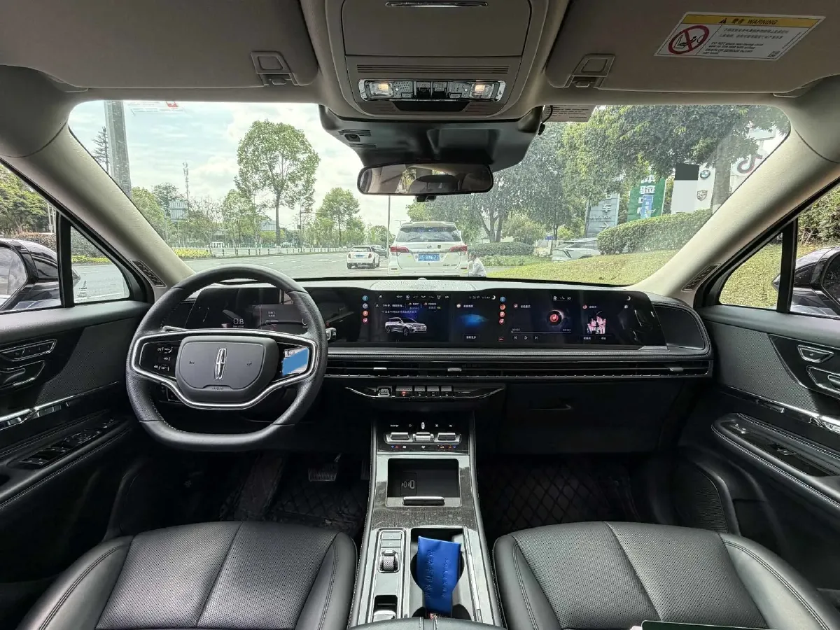 2023 Lincoln Corsair 2.0T 261HP L4 8AT,autocango,china used car exporter,china ev exporter,chinese used car exporter,chinese used ev exporter