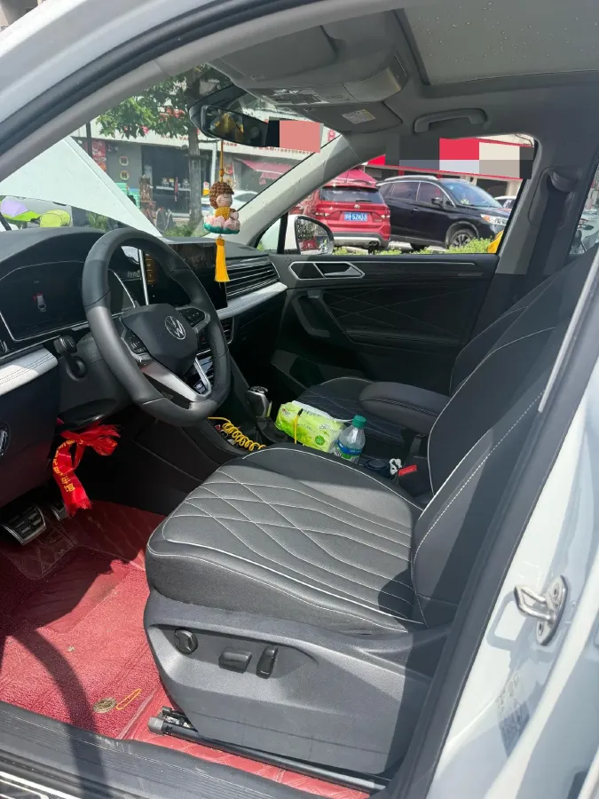 2024 Volkswagen Tiguan L 2.0T 186HP L4 7DCT,autocango,china used car exporter,china ev exporter,chinese used car exporter,chinese used ev exporter