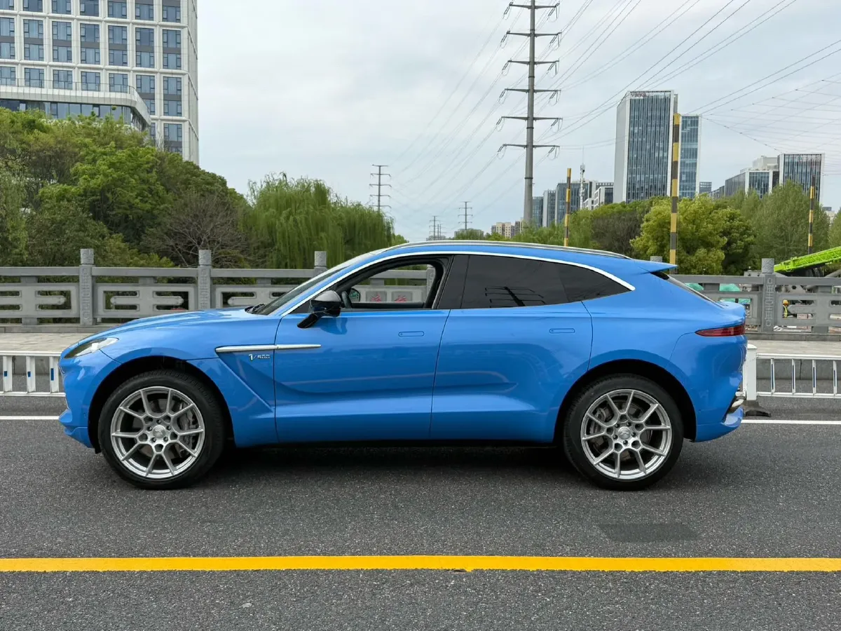 2020 Aston Martin DBX 4.0T 550HP V8 9AT,autocango,china used car exporter,china ev exporter,chinese used car exporter,chinese used ev exporter