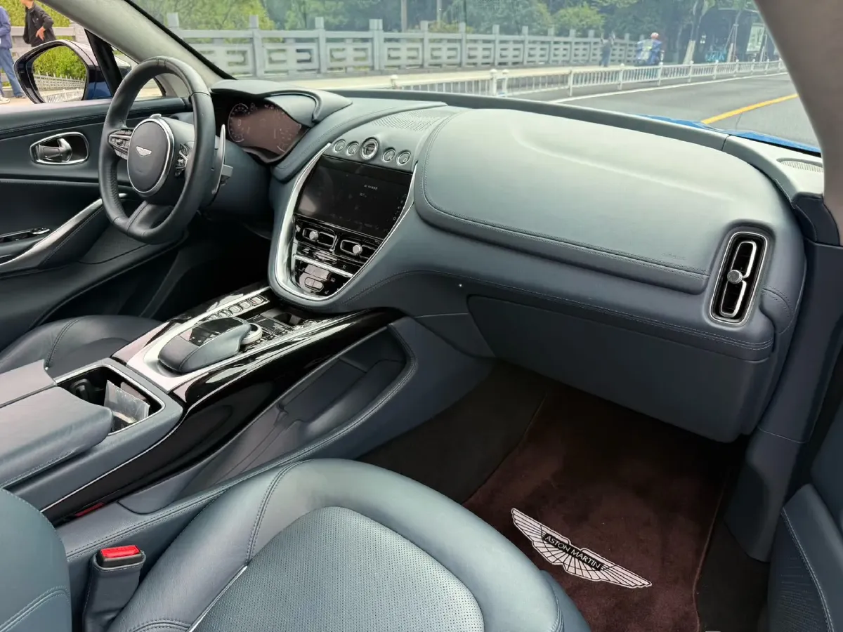 2020 Aston Martin DBX 4.0T 550HP V8 9AT,autocango,china used car exporter,china ev exporter,chinese used car exporter,chinese used ev exporter