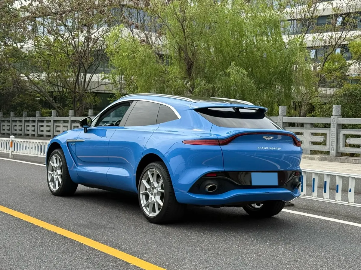 2020 Aston Martin DBX 4.0T 550HP V8 9AT,autocango,china used car exporter,china ev exporter,chinese used car exporter,chinese used ev exporter