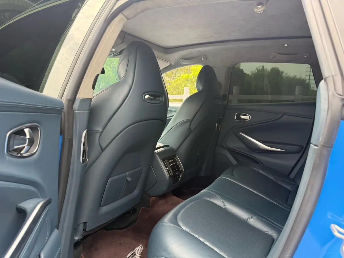 2020 Aston Martin DBX 4.0T 550HP V8 9AT,autocango,china used car exporter,china ev exporter,chinese used car exporter,chinese used ev exporter