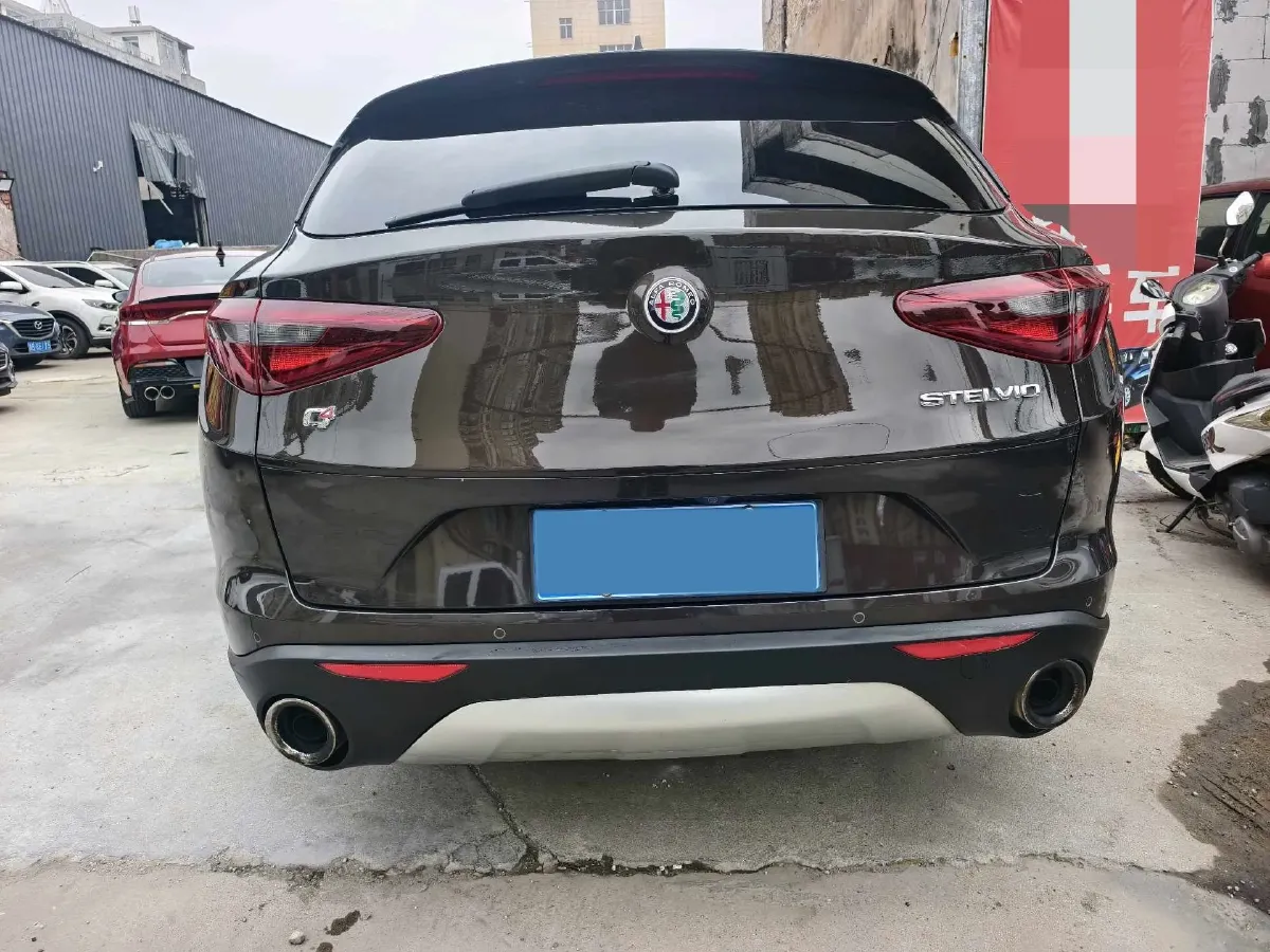 2017 Alfa Romeo Stelvio 2.0T 200HP L4 8AT,autocango,china used car exporter,china ev exporter,chinese used car exporter,chinese used ev exporter