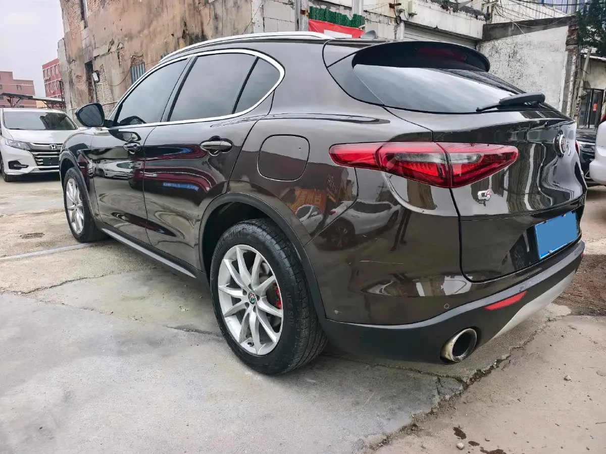 2017 Alfa Romeo Stelvio 2.0T 200HP L4 8AT,autocango,china used car exporter,china ev exporter,chinese used car exporter,chinese used ev exporter