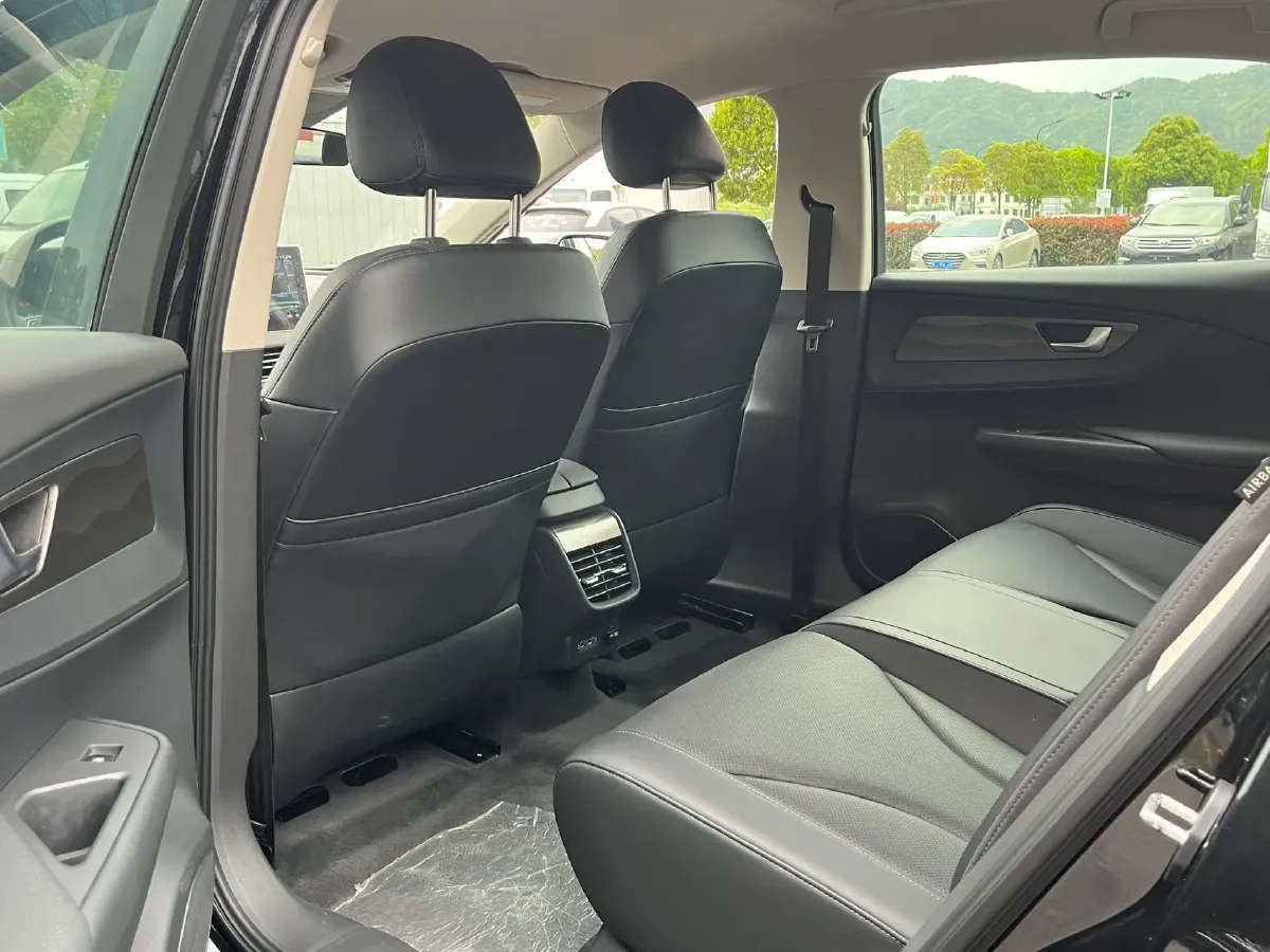 2022 HongQi E-QM5 BEV 54KWH,autocango,china used car exporter,china ev exporter,chinese used car exporter,chinese used ev exporter