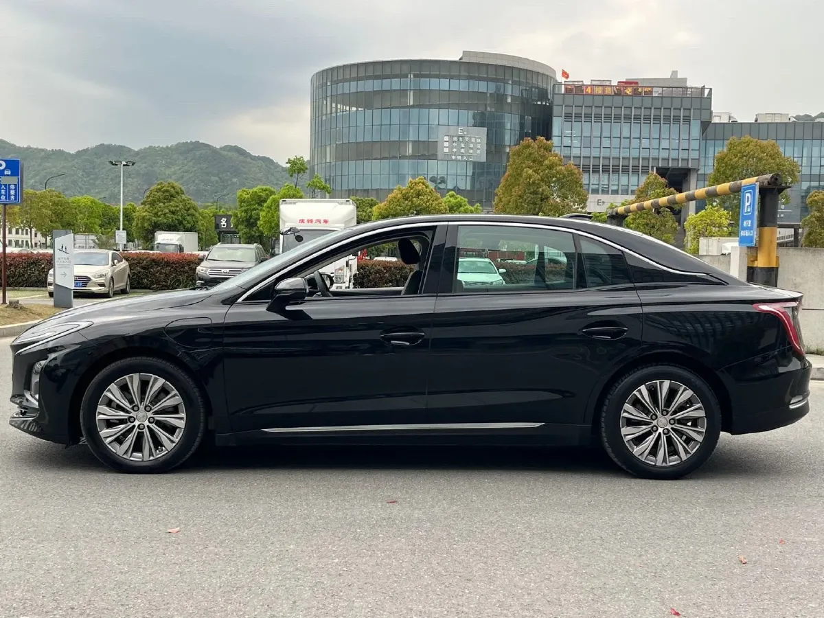 2022 HongQi E-QM5 BEV 54KWH,autocango,china used car exporter,china ev exporter,chinese used car exporter,chinese used ev exporter
