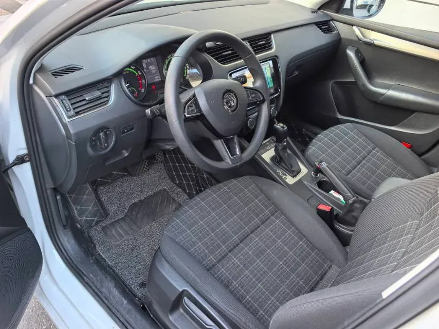 2019 Skoda Octavia 1.5L 116HP L4 6AT,autocango,china used car exporter,china ev exporter,chinese used car exporter,chinese used ev exporter