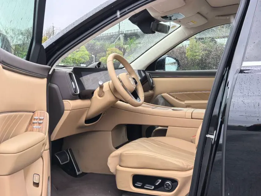 2025 AITO AITO M8 REEV 160HP REEV 53.4KWH,autocango,china used car exporter,china ev exporter,chinese used car exporter,chinese used ev exporter