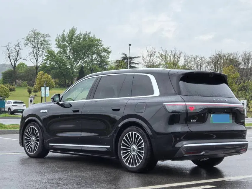 2025 AITO AITO M8 REEV 160HP REEV 53.4KWH,autocango,china used car exporter,china ev exporter,chinese used car exporter,chinese used ev exporter