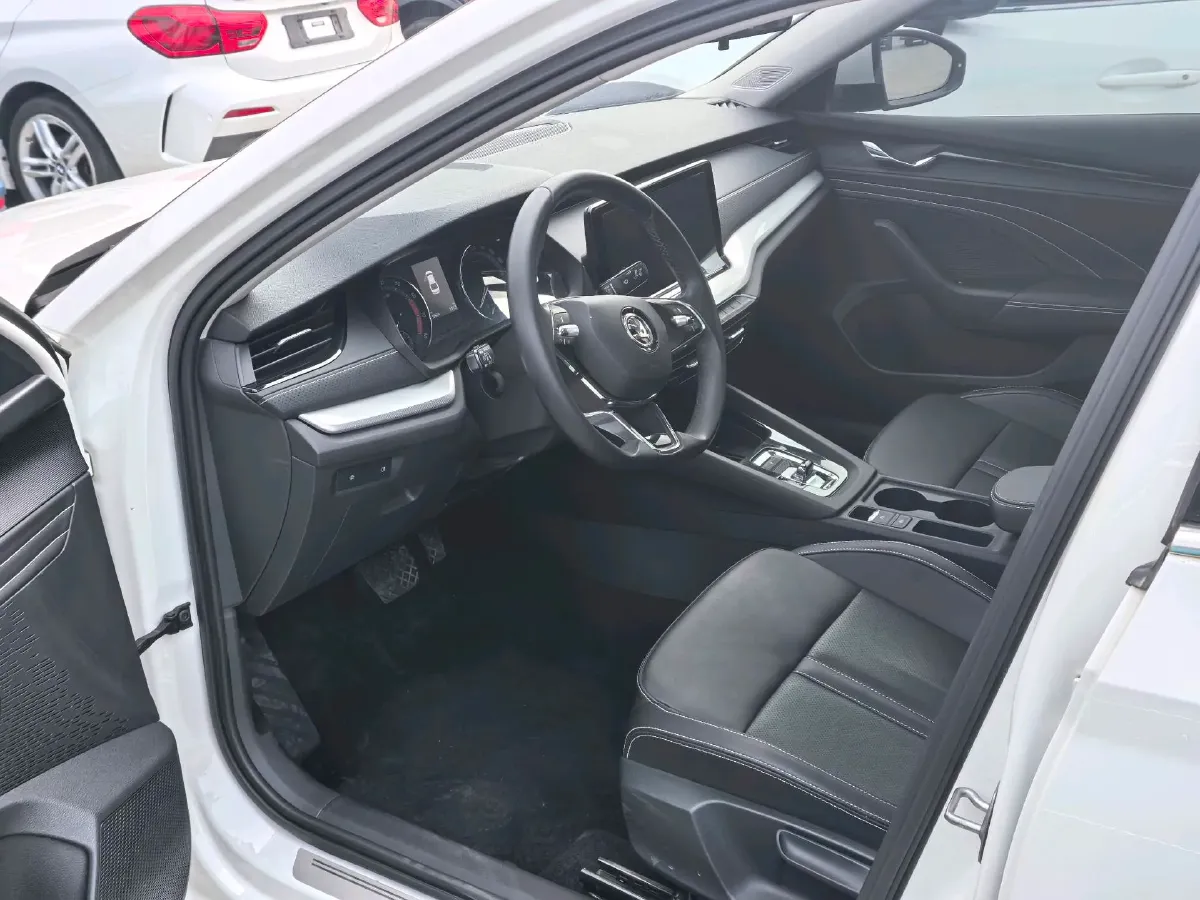 2022 Skoda Octavia 1.4T 150HP L4 7DCT,autocango,china used car exporter,china ev exporter,chinese used car exporter,chinese used ev exporter