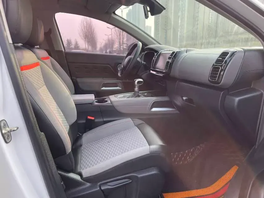 2017 Citroen C5 Aircross 1.6T 167HP L4 6AT,autocango,china used car exporter,china ev exporter,chinese used car exporter,chinese used ev exporter