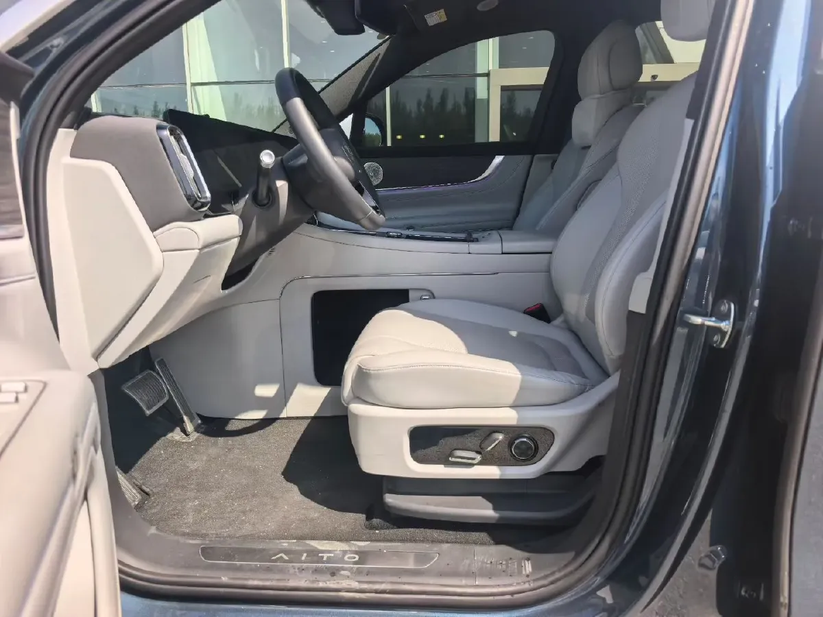 2024 AITO AITO M9 1.5T 152HP L4 REEV 42KWH,autocango,china used car exporter,china ev exporter,chinese used car exporter,chinese used ev exporter