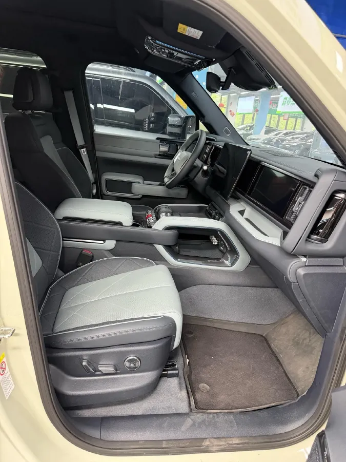 2025 FangChengBao Bao 5 1.5T 194HP L4 E-CVT PHEV 31.8KWH,autocango,china used car exporter,china ev exporter,chinese used car exporter,chinese used ev exporter