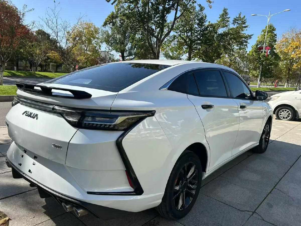 2023 DongFeng Aeolus YiXuan 1.5L 125HP L4 6DCT,autocango,china used car exporter,china ev exporter,chinese used car exporter,chinese used ev exporter