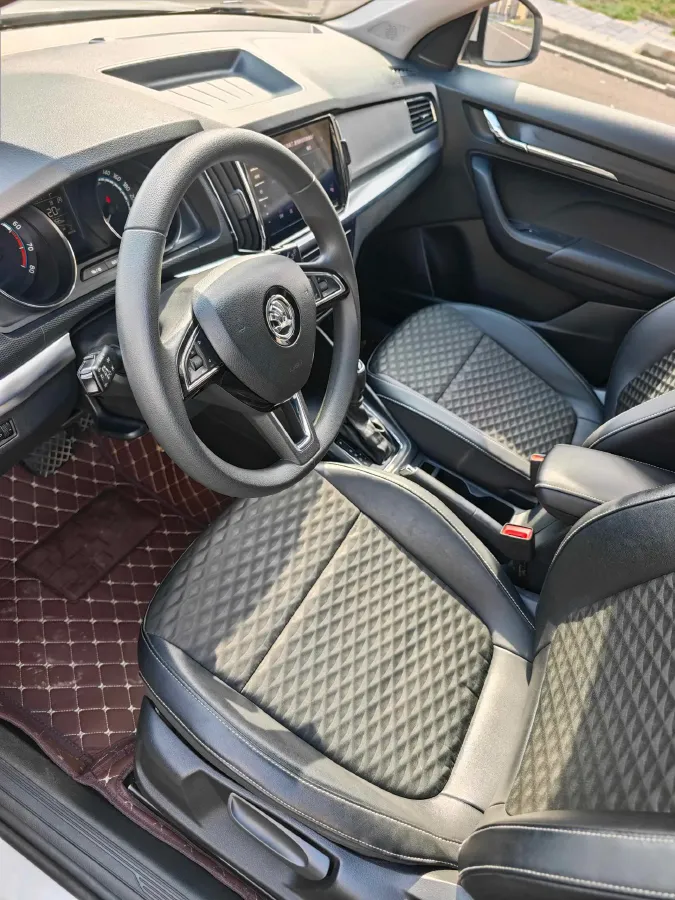 2020 Skoda Kamiq 1.5L 112HP L4 6AT,autocango,china used car exporter,china ev exporter,chinese used car exporter,chinese used ev exporter