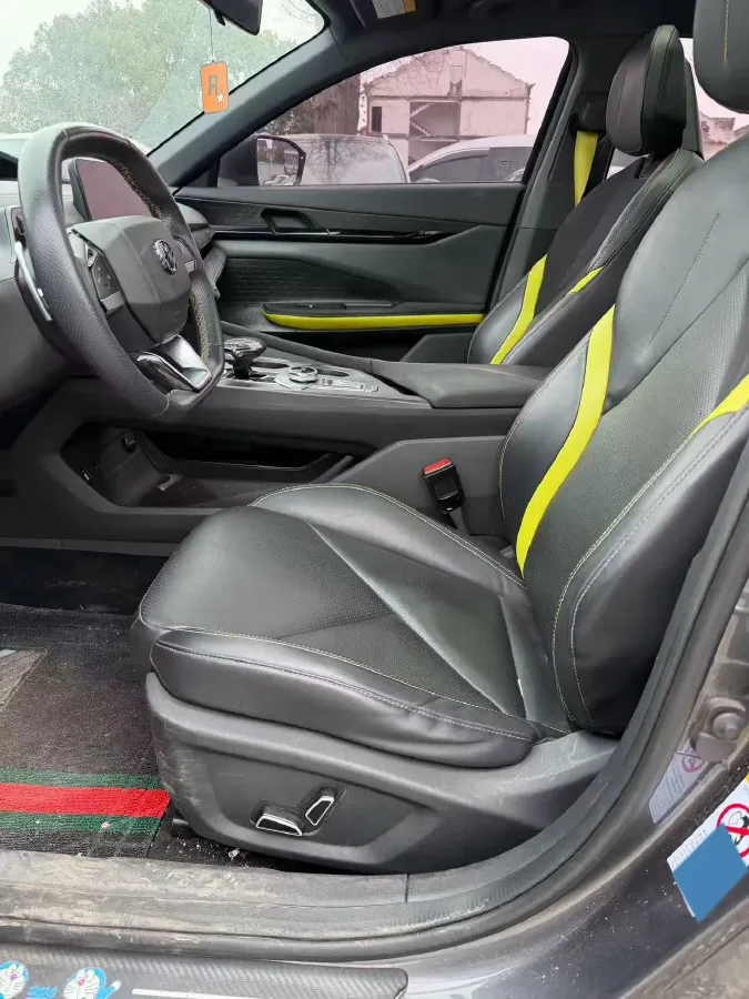 2022 ChangAn UNI-V 1.5T 188HP L4 7DCT,autocango,china used car exporter,china ev exporter,chinese used car exporter,chinese used ev exporter