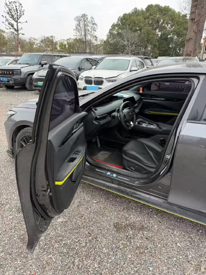 2022 ChangAn UNI-V 1.5T 188HP L4 7DCT,autocango,china used car exporter,china ev exporter,chinese used car exporter,chinese used ev exporter