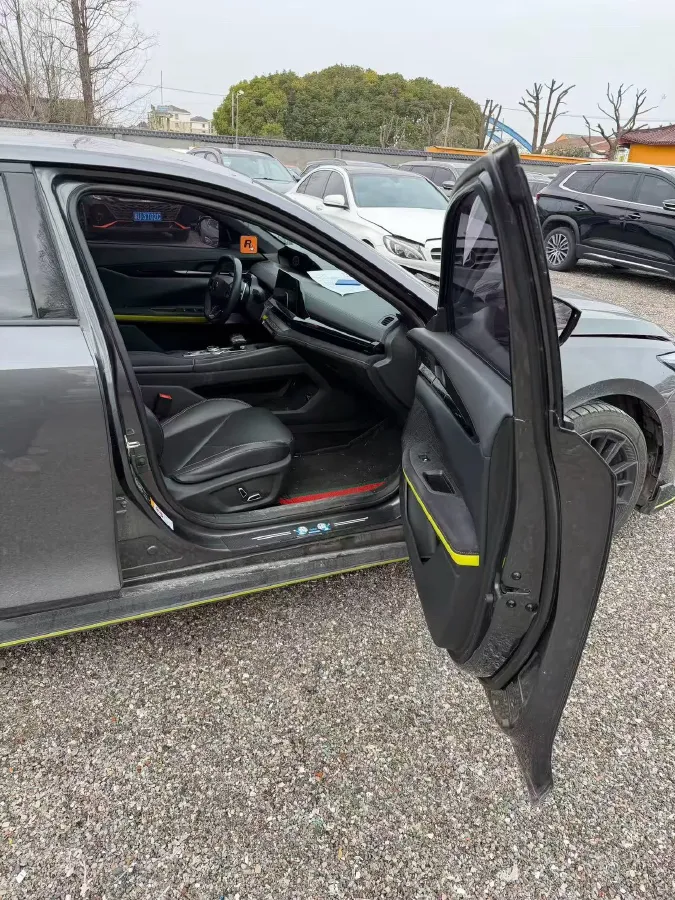 2022 ChangAn UNI-V 1.5T 188HP L4 7DCT,autocango,china used car exporter,china ev exporter,chinese used car exporter,chinese used ev exporter