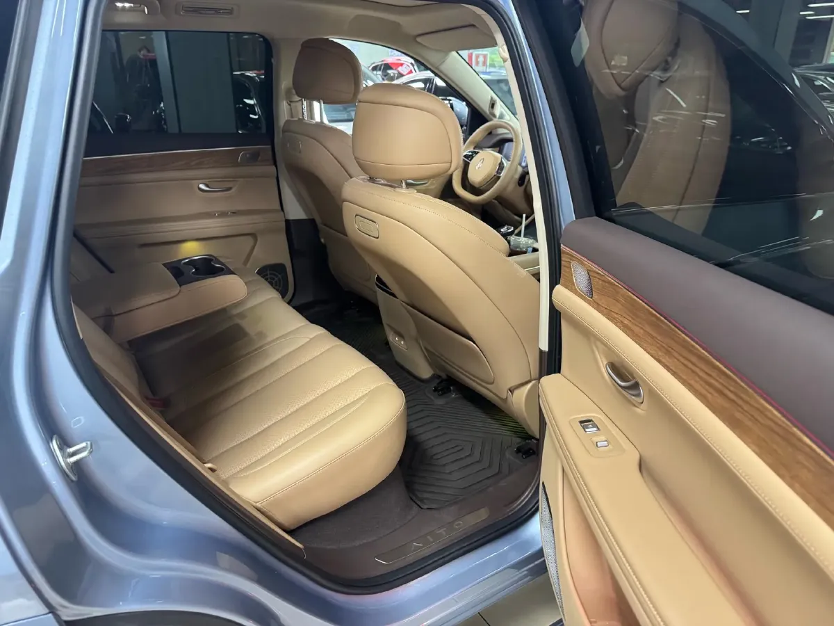 2024 AITO AITO M7 1.5T 152HP L4 REEV 42KWH,autocango,china used car exporter,china ev exporter,chinese used car exporter,chinese used ev exporter