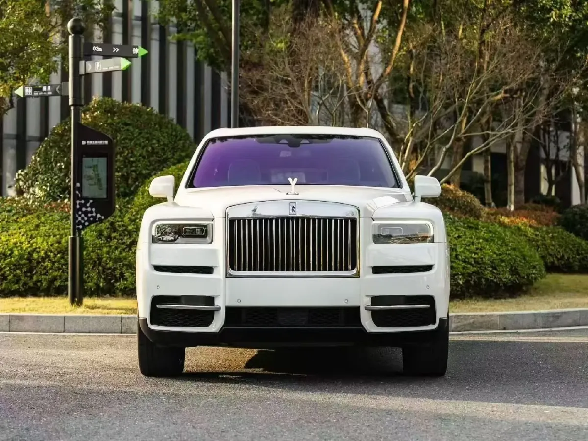 2018 Rolls-Royce Cullinan 6.7T 571HP V12 8AT,autocango,china used car exporter,china ev exporter,chinese used car exporter,chinese used ev exporter