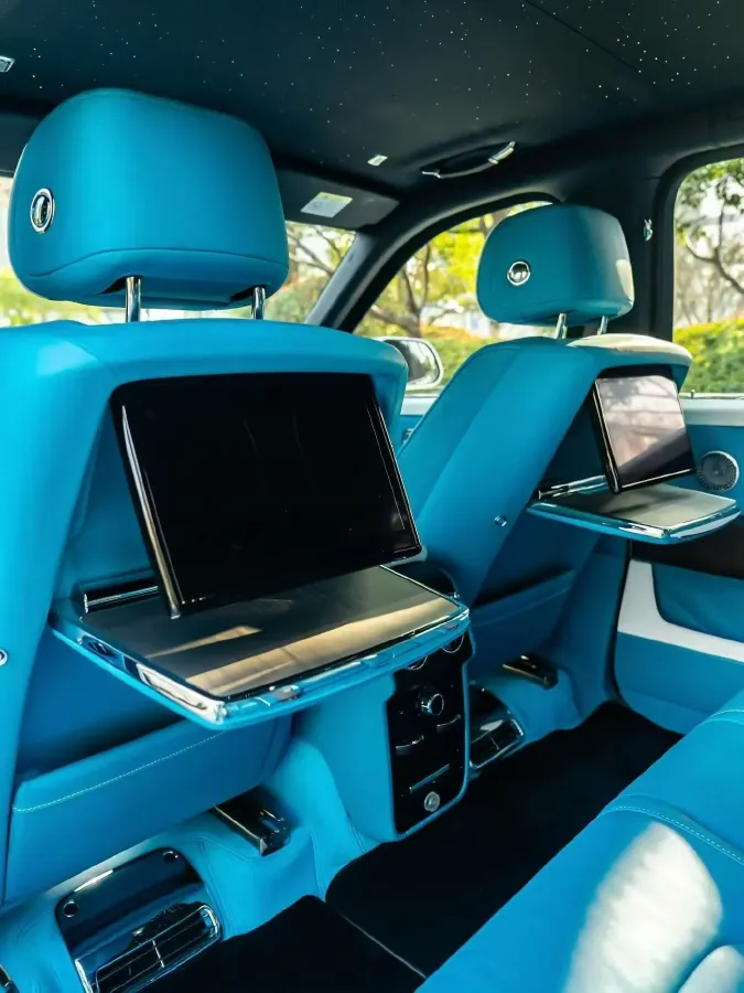 2018 Rolls-Royce Cullinan 6.7T 571HP V12 8AT,autocango,china used car exporter,china ev exporter,chinese used car exporter,chinese used ev exporter