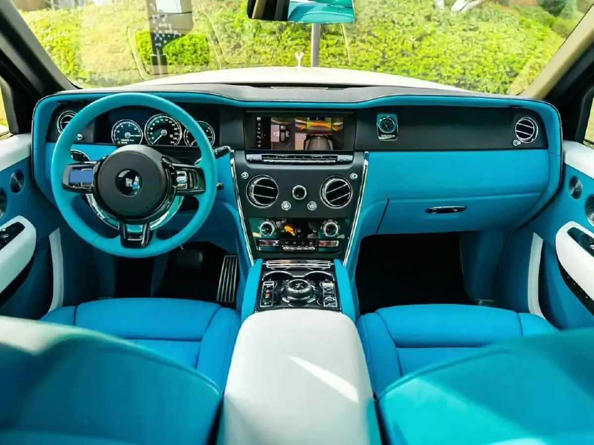 2018 Rolls-Royce Cullinan 6.7T 571HP V12 8AT,autocango,china used car exporter,china ev exporter,chinese used car exporter,chinese used ev exporter