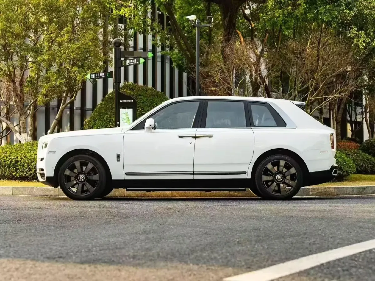 2018 Rolls-Royce Cullinan 6.7T 571HP V12 8AT,autocango,china used car exporter,china ev exporter,chinese used car exporter,chinese used ev exporter