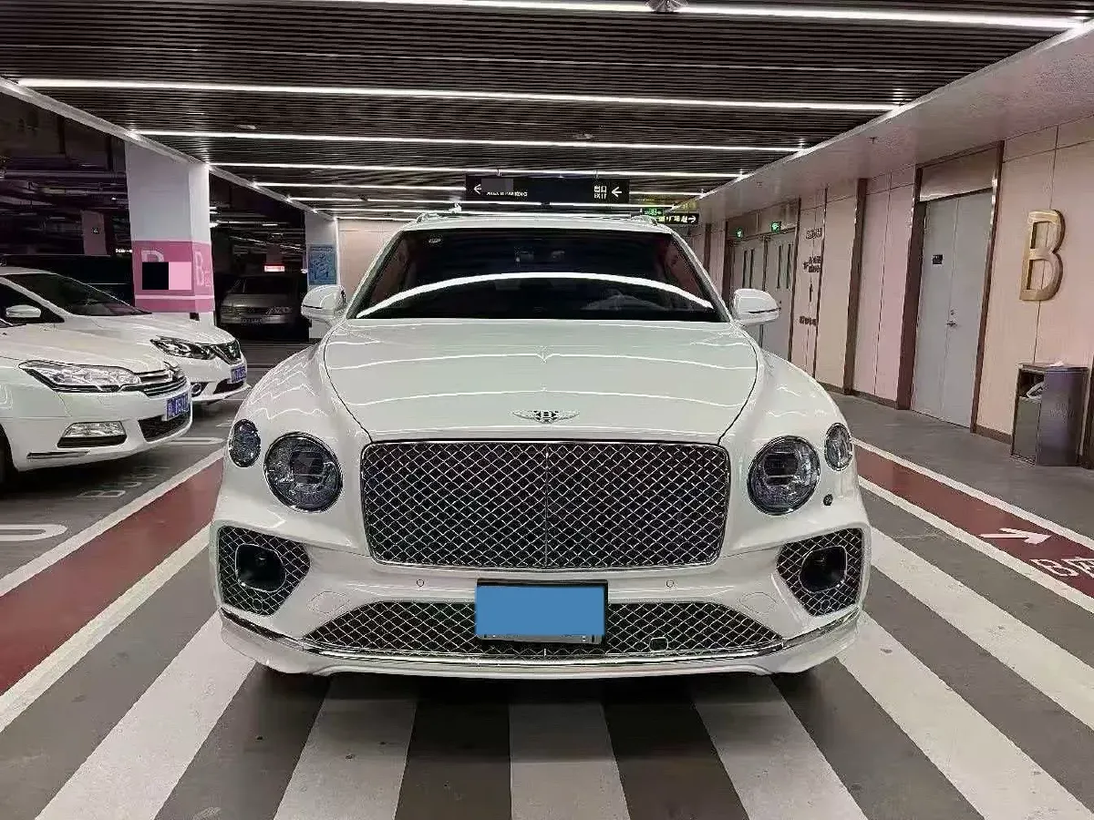 2022 Bentley Bentayga 4.0T 550HP V8 8AT,autocango,china used car exporter,china ev exporter,chinese used car exporter,chinese used ev exporter