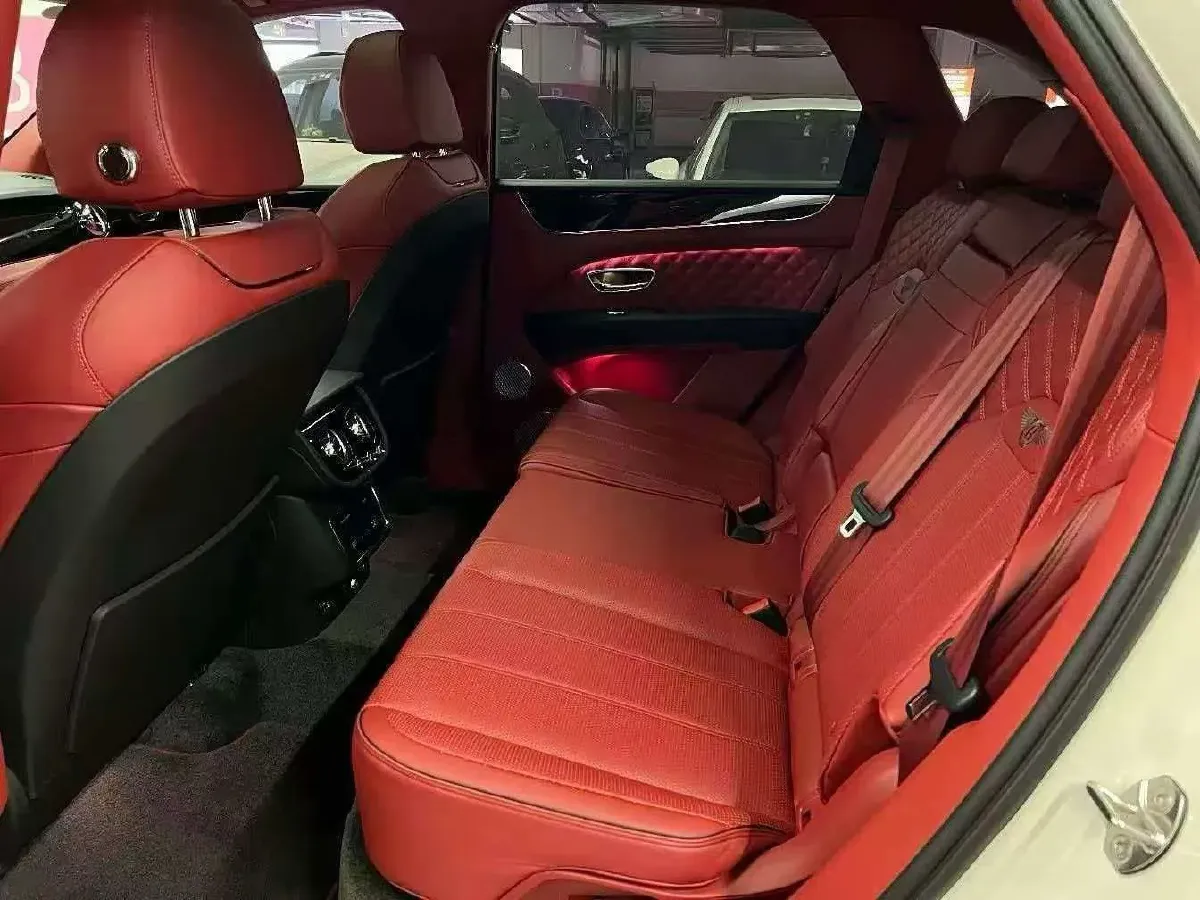 2022 Bentley Bentayga 4.0T 550HP V8 8AT,autocango,china used car exporter,china ev exporter,chinese used car exporter,chinese used ev exporter