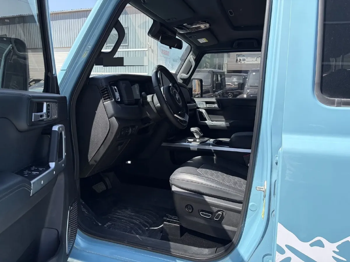 2025 212 212 T01 2.0T 252HP L4 8AT,autocango,china used car exporter,china ev exporter,chinese used car exporter,chinese used ev exporter